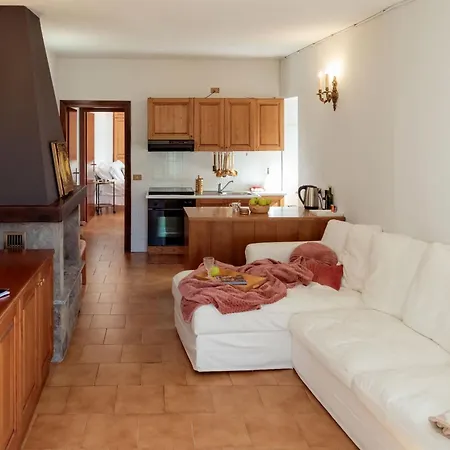 Casa Coslia - By Lovecomo בית נופש Pianello Del Lario